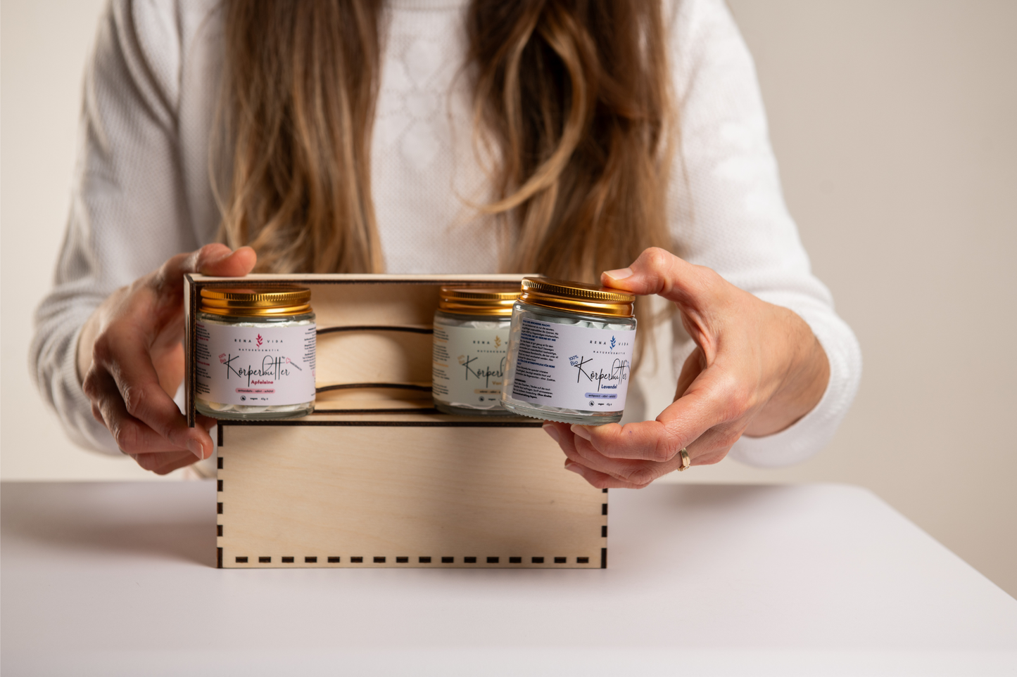 Einzigartiges Geschenk: Deine limitierte Weihnachtsbox - toxinfreie Unikate. Handgemacht. Rein.