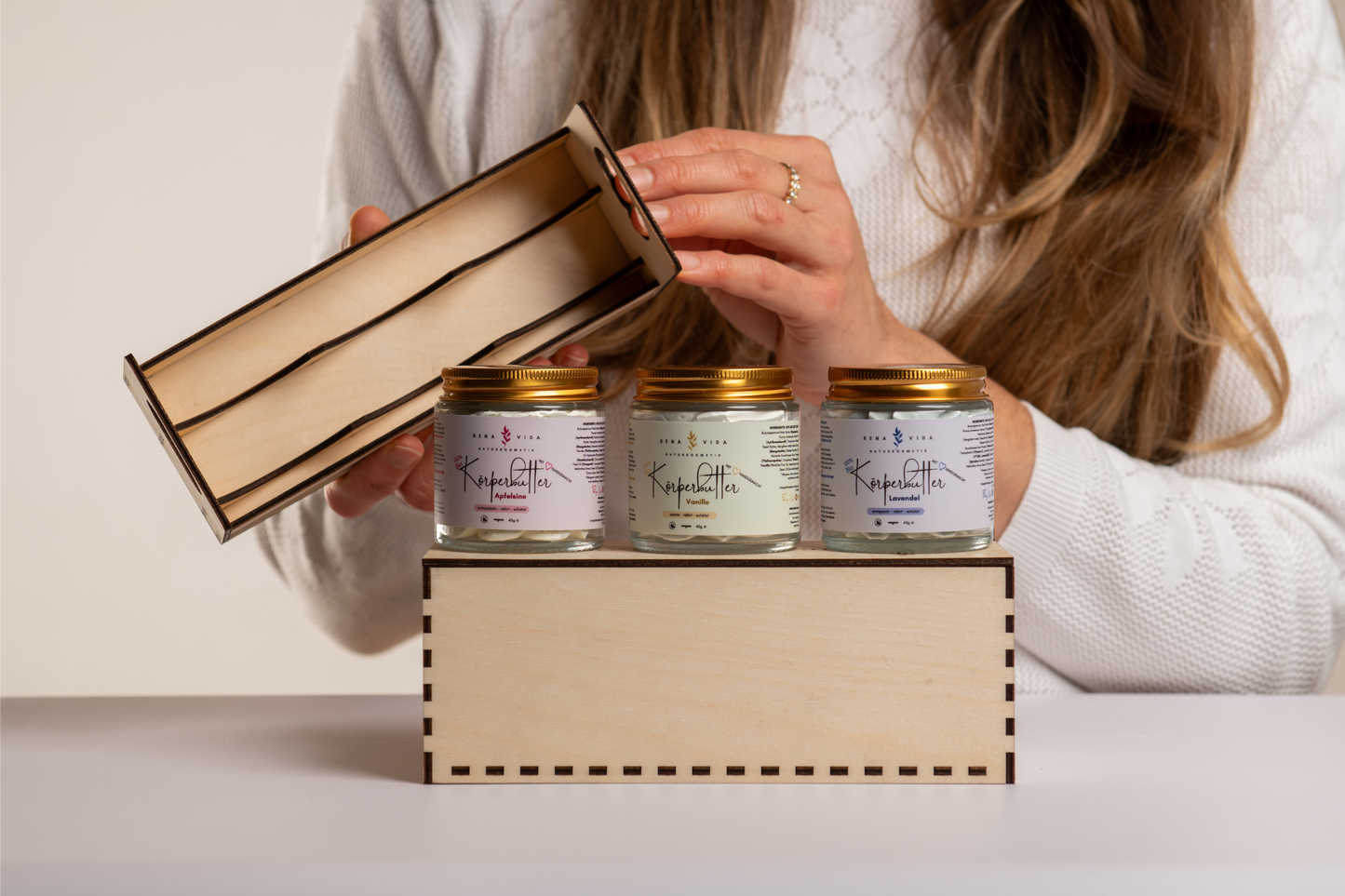 Einzigartiges Geschenk: Deine limitierte Weihnachtsbox - toxinfreie Unikate. Handgemacht. Rein.