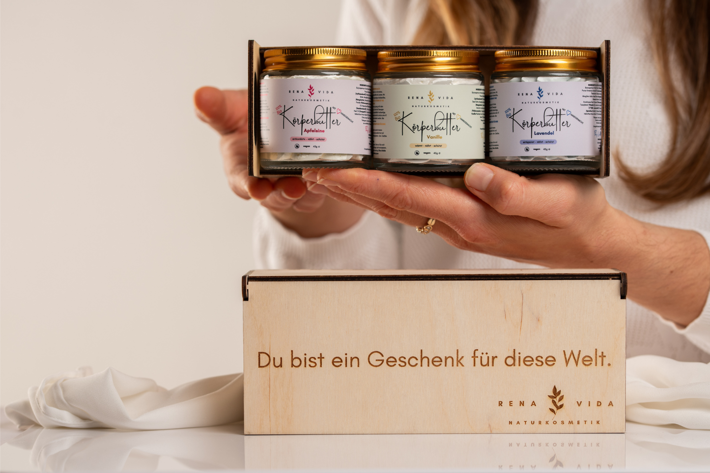 Einzigartiges Geschenk: Deine limitierte Weihnachtsbox - toxinfreie Unikate. Handgemacht. Rein.