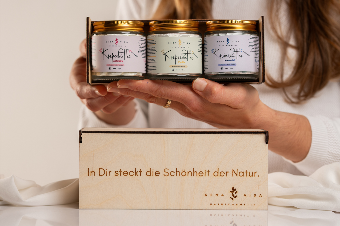 Einzigartiges Geschenk: Deine limitierte Weihnachtsbox - toxinfreie Unikate. Handgemacht. Rein.