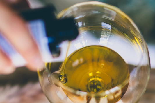 Gesichtsöl oder Creme: Warum Wassergel + Öl die klügere und reinste Hautpflege ist!