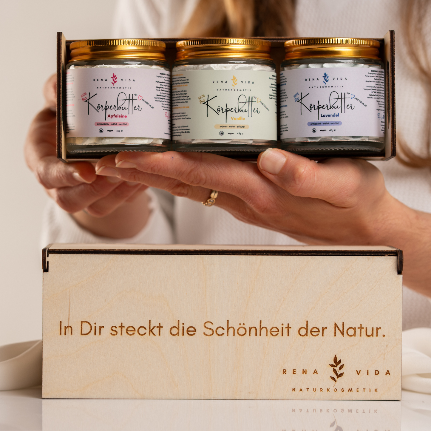 Einzigartiges Geschenk: Deine limitierte Weihnachtsbox - toxinfreie Unikate. Handgemacht. Rein.