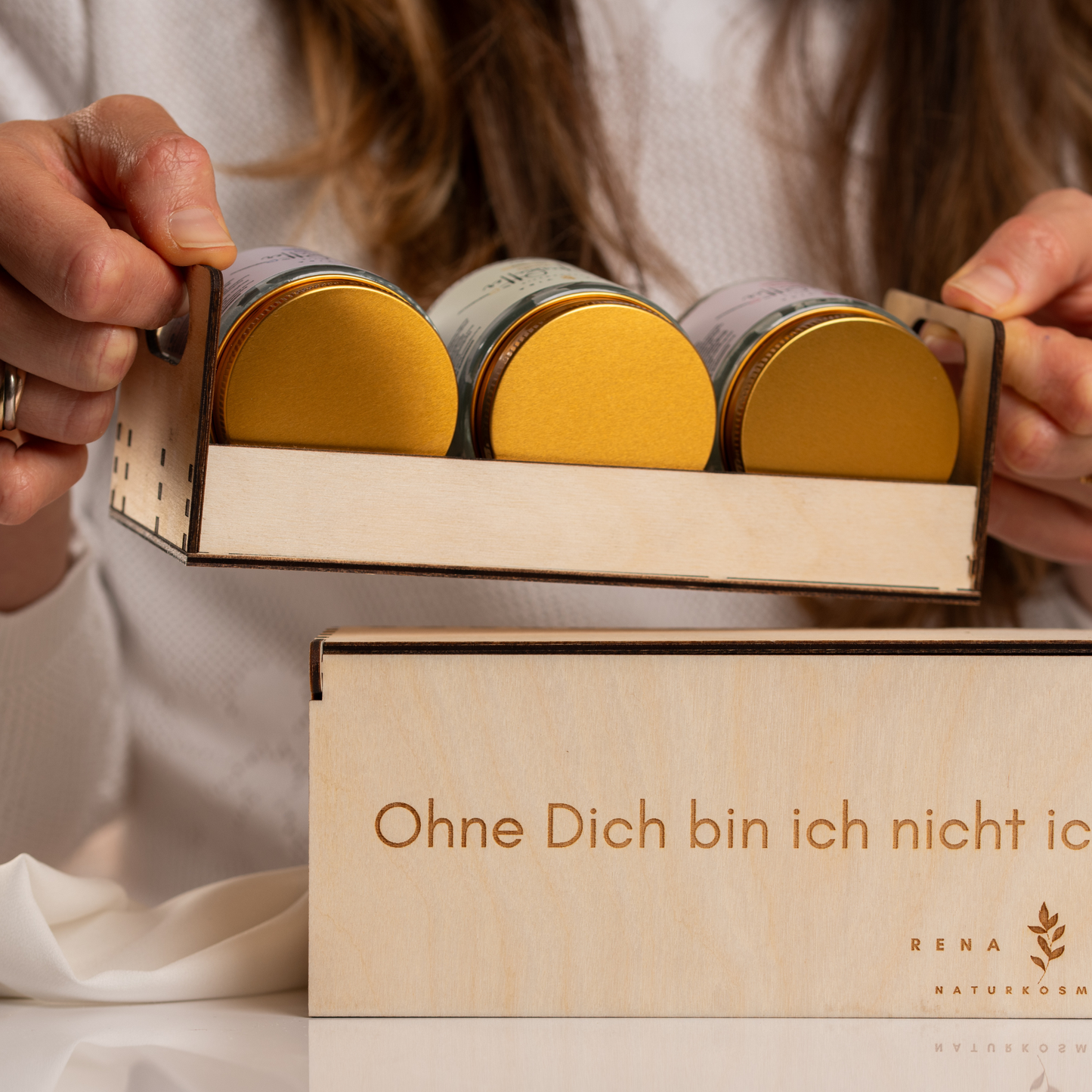 Einzigartiges Geschenk: Deine limitierte Weihnachtsbox - toxinfreie Unikate. Handgemacht. Rein.