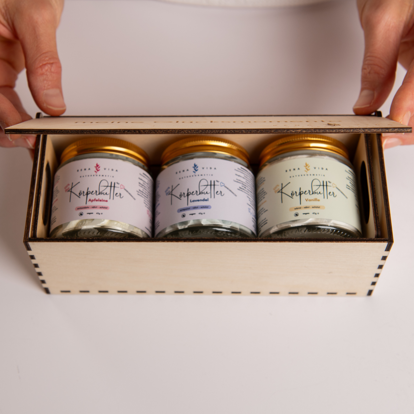 Einzigartiges Geschenk: Deine limitierte Weihnachtsbox - toxinfreie Unikate. Handgemacht. Rein.