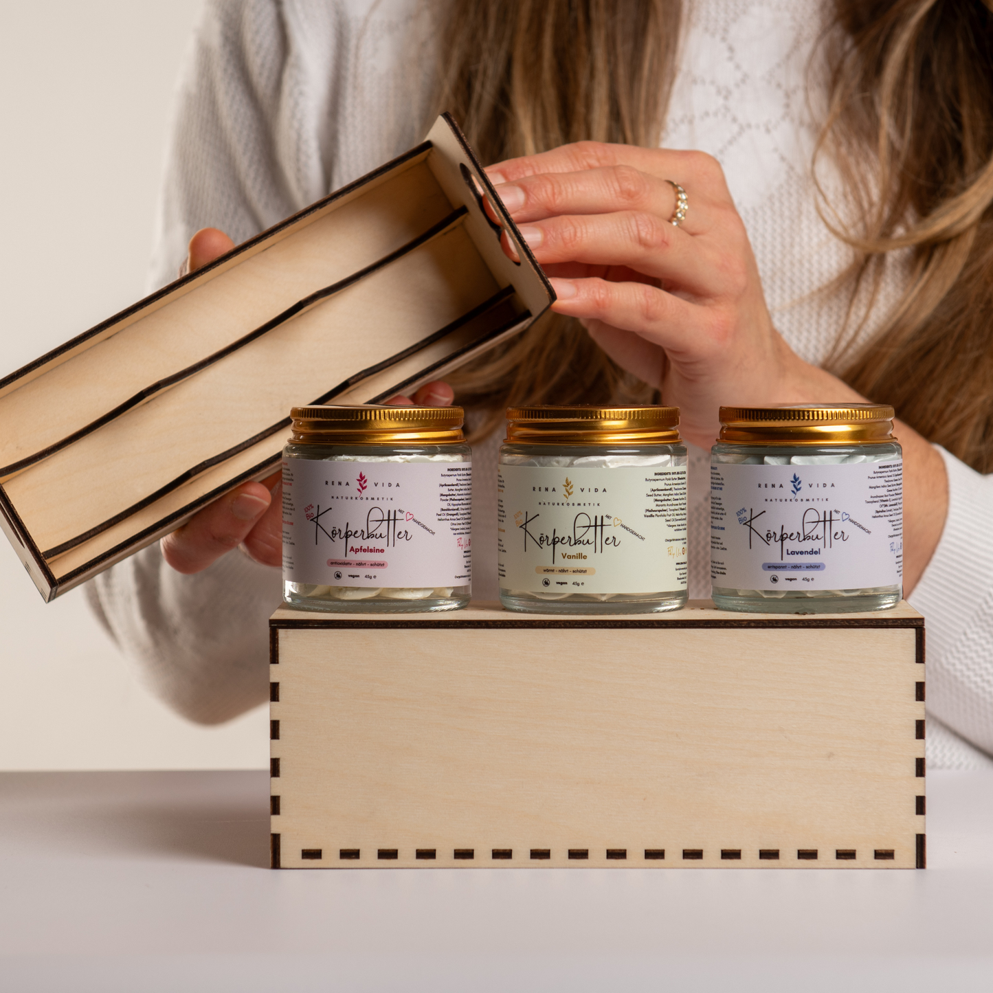 Einzigartiges Geschenk: Deine limitierte Weihnachtsbox - toxinfreie Unikate. Handgemacht. Rein.